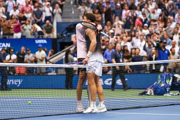 US Open tennis tournament - Day 15 Alexander Zverev (L) of Germany and Ben Shelton of the US meet at the net after Zverev wins the Men s Singles Finals of the US Open Tennis Championships at the USTA Billie Jean King National Tennis Center in Flushing Meadows, New York, USA, 13 September 2026. FLUSHING MEADOWS NEW YORK United States  Copyright: xCRISTOBALxHERRERA-ULASHKEVICHx