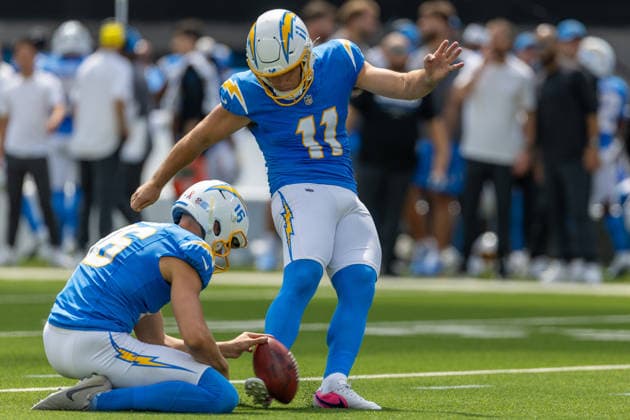 INGLEWOOD, CA - SEPTEMBER 13: Cameron Dicker 11 of the Los Angeles Chargers attempts a point after touchdown during an NFL, American Football Herren, USA game between the Arizona Cardinals and the Los Angeles Chargers on September 13, 2026, at SoFi Stadium in Inglewood, California. (Photo by Greg Fiore Icon Sportswire) NFL: SEP 13 Cardinals at Chargers EDITORIAL USE ONLY Icon2609130704
