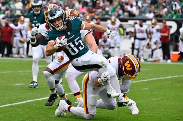 September 13, 2026; Philadelphia, Pennsylvania, USA; Washington Commanders linebacker Kain Medrano (56) tackles Philadelphia Eagles wide receiver Britain Covey (85) during the first half at Lincoln Financial Field. Mandatory Credit: -Cal Media NFL, American Football Herren, USA 2026: Commanders Vs Eagles SEP 13  - ZUMAc04_ 20260913_zma_c04_315 Copyright: xEricxCanhax