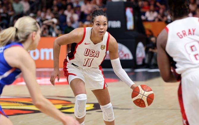 Napheesa Collier with the ball; action; upper body; sports; basketball; FIBA World Cup; World Championship; Women s World Cup; Final; 2026-2027 season; September 13, 2026; France vs. USA