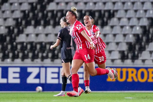 Carina Brunold, SC Freiburg, 14, Ilayda Acikgöz, Ilayda Acikgoez, SC Freiburg, 30 Goal celebration, Emotions, Cheering, Goal, Shot on goal, Goal scored, Germany, Soccer, Google Pixel Women s Bundesliga, Matchday 4, 2026–2027, SC Freiburg vs. 1. FSV Mainz 05, September 13, 2026, Dreisamstadion, Freiburg, Dreisamstadion, Freiburg, Baden-Württemberg, Germany Copyright: xArnexAmbergx
