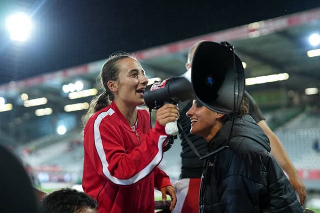 Emma Memminger (SC Freiburg), 32, and Ilayda Acikgöz (SC Freiburg), 30, celebrate their victory with the fans, Germany, soccer, Google Pixel Women s Bundesliga, Matchday 4, 2026–2027, SC Freiburg vs. 1. FSV Mainz 05, September 13, 2026, Dreisamstadion, Freiburg, Dreisamstadion, Freiburg, Baden-Württemberg, Germany Copyright: xArnexAmbergx