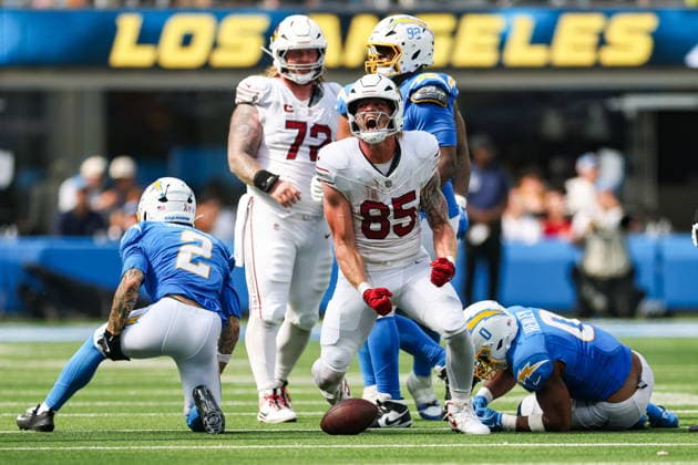 NFL, American Football Herren, USA - Los Angeles Chargers vs Arizona Cardinals Cardinals tight end Trey McBride (C) celebrates after getting a first down in the second half of an NFL game between the Los Angeles Chargers and Arizona Cardinals in Inglewood, California, USA, 13 September 2026. LOS ANGELES CALIFORNIA UNITED STATES  Copyright: xCHRISxTORRESx
