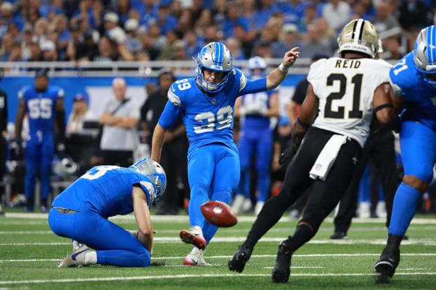 New Orleans Saints vs Detroit Lions DETROIT,MICHIGAN-SEPTEMBER 13: Place kicker Jake Bates 39 of the Detroit Lions kicks the ball for an extra point during the second half of an NFL, American Football Herren, USA football game between the New Orleans Saints and the Detroit Lions in Detroit, Michigan USA, on Sunday, September 13, 2026 Detroit Michigan United States  Copyright: xJorgexLemusx originalFilename:lemus-neworlea260913_npxHd.jpg