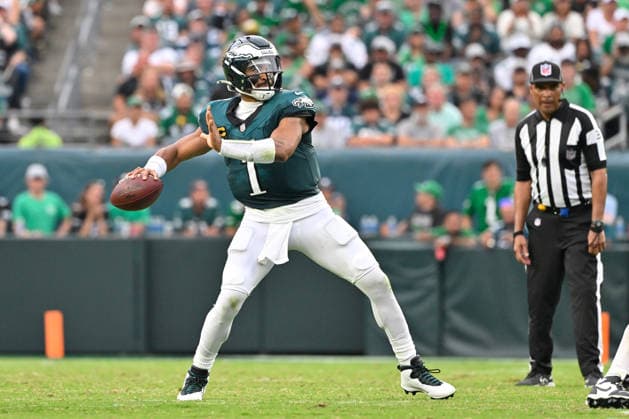 September 13, 2026; Philadelphia, Pennsylvania, USA; Philadelphia Eagles quarterback Jalen Hurts (1) throws a pass during the first half against the Washington Commanders at Lincoln Financial Field. Mandatory Credit: -Cal Media NFL, American Football Herren, USA 2026: Commanders Vs Eagles SEP 13  - ZUMAc04_ 20260913_zma_c04_383 Copyright: xEricxCanhax