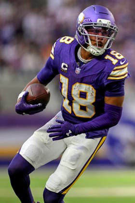 MINNEAPOLIS, MN - SEPTEMBER 13: Minnesota Vikings wide receiver Justin Jefferson (18) runs with the ball during the fourth quarter of a NFL, American Football Herren, USA game between the Minnesota Vikings and Green Bay Packers on September 13, 2026, at U.S. Bank Stadium in Minneapolis MN. (Photo by Nick Wosika Icon Sportswire) NFL: SEP 13 Packers at Vikings EDITORIAL USE ONLY Icon20260913022