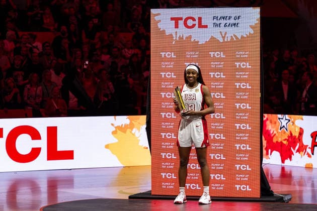 Jackie Young (USA), 13, Player of the Game with trophy, GER, USA vs. France, Basketball, 2026 FIBA Women s World Cup, Final, September 13, 2026, GER, USA vs. France, Basketball, 2026 FIBA Women s World Cup, Final, September 13, 2026, Berlin Copyright: xEibner-Pressefoto MaxxVincenx EP_MVN