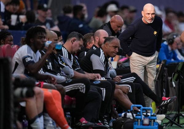 September 13, 2026, Vancouver, Bc, CANADA: Vancouver Whitecaps head coach Jesper Sorensen, back right, stands on the sideline during the second half of an MLS, Fussball Herren, USA soccer match against Austin FC, in Vancouver, on Sunday, Sept. 13, 2026. Canada News - September 13, 2026  - ZUMAc35_ 20260913_zaf_c35_188 Copyright: xDarrylxDyckx
