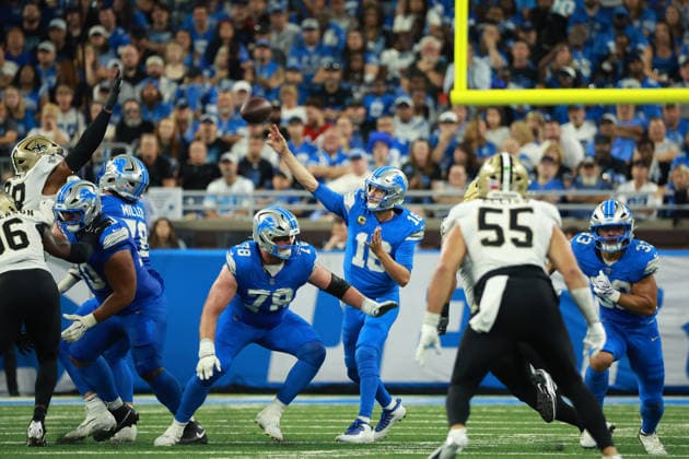 New Orleans Saints vs Detroit Lions DETROIT,MICHIGAN-SEPTEMBER 13: Quarterback Jared Goff 16 of the Detroit Lions throws a pass during the first half of an NFL, American Football Herren, USA football game between the New Orleans Saints and the Detroit Lions in Detroit, Michigan USA, on Sunday, September 13, 2026 Detroit Michigan United States  Copyright: xJorgexLemusx originalFilename:lemus-neworlea260913_npkGF.jpg