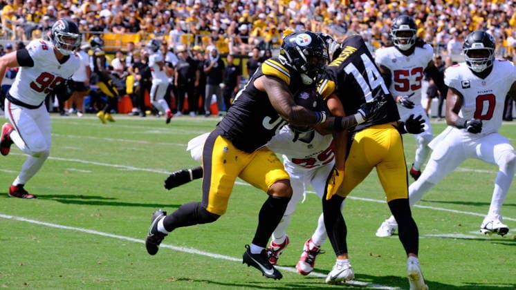 Sep 13, 2026; Jaylen Warren 30 during the Pittsburgh Steelers vs Atlanta Falcons game in Pittsburgh, Pennsylvania, USA; at Acrisure Stadium. Mandatory Credit: -Cal Media NFL, American Football Herren, USA 2026: Falcons Vs Steelers SEP 13  - ZUMAcp5_ 20260913_faf_cp5_098 Copyright: xJasonxPohuskix