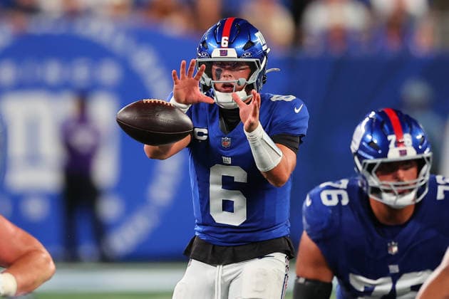 EAST RUTHERFORD, NJ - SEPTEMBER 13: Jaxson Dart 6 of the New York Giants during the game against the Dallas Cowboys on September 13, 2026 at MetLife Stadium in East Rutherford, New Jersey. (Photo by Rich Graessle Icon Sportswire) NFL, American Football Herren, USA SEP 13 Cowboys at Giants EDITORIAL USE ONLY Icon26091331713