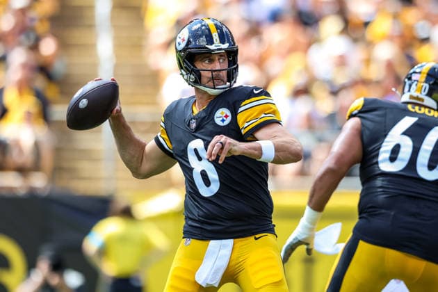 September 13, 2026, Pittsburgh, Pennsylvania, USA: Pittsburgh Steelers quarterback AARON RODGERS (8) looks to pass downfield during the NFL, American Football Herren, USA football game between the Pittsburgh Steelers and the Atlanta Falcons in Pittsburgh, Pennsylvania. NFL 2026: Falcons 13: 20 Steelers  - ZUMAg257 20260913_zsp_g257_098 Copyright: xBrentxGudenschwagerx