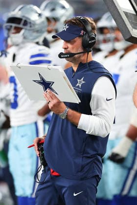 EAST RUTHERFORD, NJ - SEPTEMBER 13: Brian Schottenheimer head coach of the Dallas Cowboys during the third quarter of the game against the New York Giants on September 13, 2026 at MetLife Stadium in East Rutherford, New Jersey. (Photo by Rich Graessle Icon Sportswire) NFL, American Football Herren, USA SEP 13 Cowboys at Giants EDITORIAL USE ONLY Icon26091331728