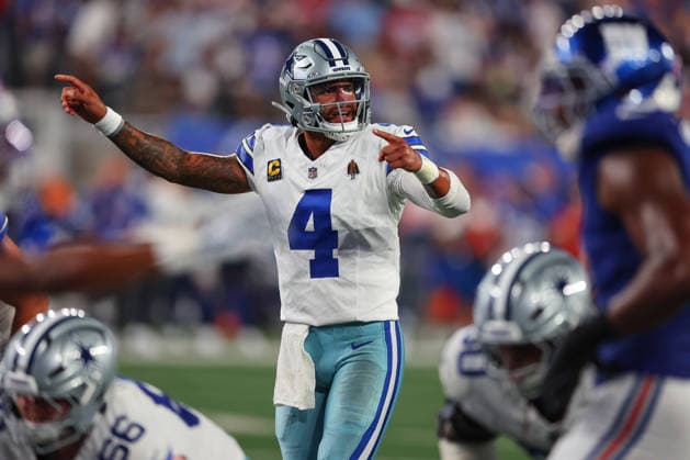 EAST RUTHERFORD, NJ - SEPTEMBER 13: Dak Prescott 4 of the Dallas Cowboys during the third quarter of the game against the New York Giants on September 13, 2026 at MetLife Stadium in East Rutherford, New Jersey. (Photo by Rich Graessle Icon Sportswire) NFL, American Football Herren, USA SEP 13 Cowboys at Giants EDITORIAL USE ONLY Icon26091331731