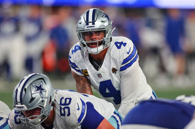 EAST RUTHERFORD, NJ - SEPTEMBER 13: Dak Prescott 4 of the Dallas Cowboys during the third quarter of the game against the New York Giants on September 13, 2026 at MetLife Stadium in East Rutherford, New Jersey. (Photo by Rich Graessle Icon Sportswire) NFL, American Football Herren, USA SEP 13 Cowboys at Giants EDITORIAL USE ONLY Icon26091331732