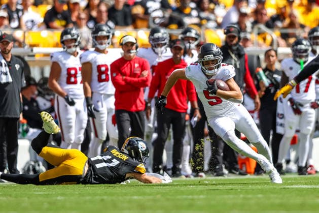 September 13, 2026, Pittsburgh, Pennsylvania, USA: Atlanta Falcons wide receiver DRAKE LONDON (5) carries the ball after a reception during the NFL, American Football Herren, USA football game between the Pittsburgh Steelers and the Atlanta Falcons in Pittsburgh, Pennsylvania. NFL 2026: Falcons 13: 20 Steelers  - ZUMAg257 20260913_zsp_g257_104 Copyright: xBrentxGudenschwagerx