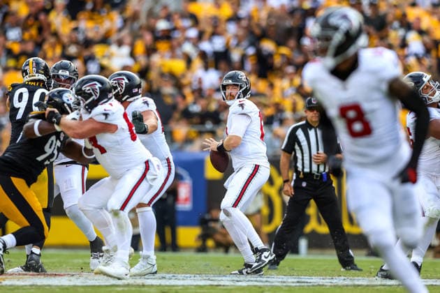 September 13, 2026, Pittsburgh, Pennsylvania, USA: Atlanta Falcons quarterback COOPER RUSH (13) looks downfield during the NFL, American Football Herren, USA football game between the Pittsburgh Steelers and the Atlanta Falcons in Pittsburgh, Pennsylvania. NFL 2026: Falcons 13: 20 Steelers  - ZUMAg257 20260913_zsp_g257_108 Copyright: xBrentxGudenschwagerx