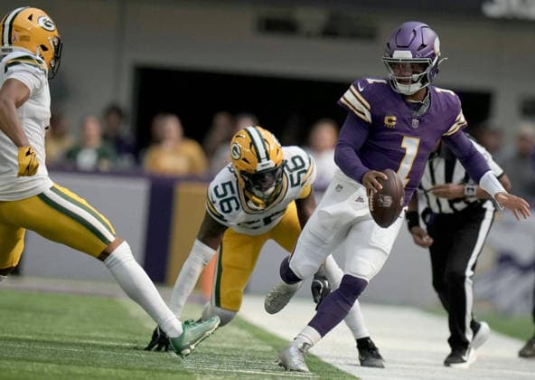 September 13, 2026: Minnesota Vikings quarterback Kyler Murray is out after suffering an injury in the first quarter against the Green Bay Packers on Sunday, Sept. 13, 2026, at U.S. Bank Stadium in Minneapolis. - ZUMAm67_ 20260913_zaf_m67_002 Copyright: xJerryxHoltx Sports News - September 13, 2026  - ZUMA0866 0866751515st Copyright: xIMAGO JerryxHoltx