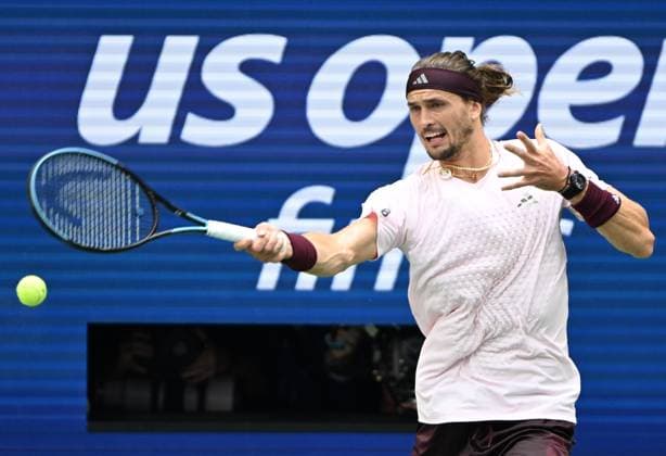 (260914) -- NEW YORK, Sept. 14, 2026 -- Alexander Zverev hits a return during the men s singles final match between Alexander Zverev of Germany and Ben Shelton of the United States at the 2026 US Open tennis championships in New York, the United States, Sept. 13, 2026. ) (SP)U.S.-NEW YORK-TENNIS-US OPEN-MEN S FINAL LixRui 