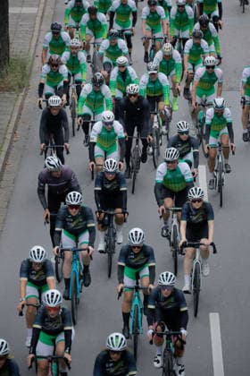 Peace and Ride 2026 The European Peace Ride stands for sports, history, and European friendship—a shared ride for peace, not a race. September 13, 2026, Chemnitz, Reichsstraße, around 4:15 p.m., the final 2 km of this year’s ride. The route begins in Zittau in 2026, passes through Liberec and Dresden, and ends in Chemnitz. Over a distance of approximately 500 kilometers, the 200 participants will travel through Germany, Poland, and the Czech Republic. Along the way, they’ll climb 6,000 meters at an average speed of 28 km h. In addition to challenging climbs, the route also offers varied landscapes and historic sites. Chemnitz, Saxony, Germany