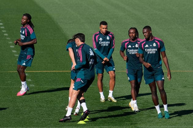 September 14, 2026, Valdebebas, Madrid, Spain: Ibrahima Konate, Yan Diomande and Kylian Mbappe during the training day of Real Madrid ahead the Spanish League, LaLiga EA Sports, football match against Elche CF at Ciudad Deportiva Real Madrid on September 14, 2026, in Valdebebas, Madrid, Spain. Real Madrid Training And press conference, PK, Pressekonferenz - Laliga Ea Sports  - ZUMAa181 20260914_zaa_a181_028 Copyright: xDennisxAgyemanx