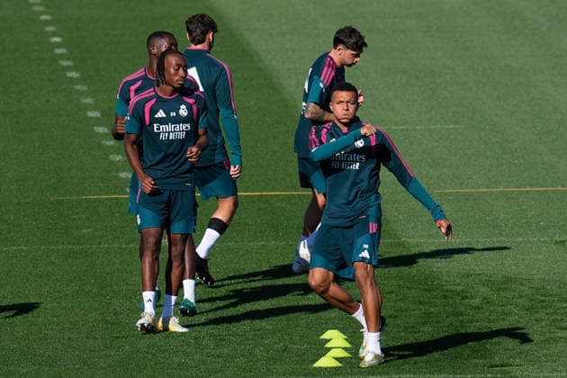 September 14, 2026, Valdebebas, Madrid, Spain: Kylian Mbappe and Yan Diomande during the training day of Real Madrid ahead the Spanish League, LaLiga EA Sports, football match against Elche CF at Ciudad Deportiva Real Madrid on September 14, 2026, in Valdebebas, Madrid, Spain. Real Madrid Training And press conference, PK, Pressekonferenz - Laliga Ea Sports  - ZUMAa181 20260914_zaa_a181_055 Copyright: xDennisxAgyemanx