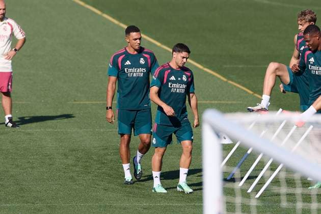 September 14, 2026, Madrid, Spain: (From L to R) Trent Alexander-Arnold and Brahim Diaz (Real Madrid CF) are seen in action during a training session on the eve of the LaLiga EA SPORTS 2026 2027 match between Elche CF and Real Madrid CF.Real Madrid CF is holding its final training session and pre-match press conference, PK, Pressekonferenz ahead of its sixth LaLiga game. LaLiga EA SPORTS 2026 2027 - Real Madrid CF Training Session And Press Conference In Madrid, Spain - 14 Sep 2026  - ZUMAs197 20260914_aaa_s197_109 Copyright: xFedericoxTitonex