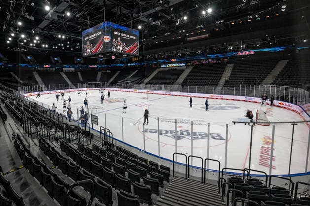 SAP Garden: A panoramic view of the ice surface in the Bowl during training by GER, EHC Red Bull Munich, ice hockey, training session ahead of the DEL season opener, September 14, 2026. Photo: HMB Media, Heike Feiner Copyright: HMBxMedia HeikexFeiner