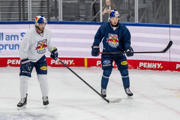 Markus Eisenschmid, EHC Red Bull Munich, 11, and Dominik Kahun, EHC Red Bull Munich, 21, GER, EHC Red Bull Munich, ice hockey, training session ahead of the DEL season opener, September 14, 2026. Photo: HMB Media, Heike Feiner Copyright: HMBxMedia HeikexFeiner