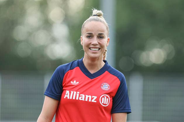 Giulia Gwinn of FC Bayern Munich laughs during the Women s Bundesliga match between Bayer 04 Leverkusen and FC Bayern Munich, Ulrich Haberland Stadium on September 14, 2026, in Leverkusen, Germany. Photo by Oliver Kaelke, DeFodi Images. Giulia Gwinn of FC Bayern Munich laughs during the Bundesliga match between Bayer 04 Leverkusen and FC Bayern Munich at Ulrich Haberland Stadium on September 14, 2026 in Leverkusen, Germany. Photo by Oliver Kaelke, DeFodi Images. DFB and DFL regulations prohibit any use of photographs as image sequences and or quasi-video. Photo by Oliver Kaelke, DeFodi Images.