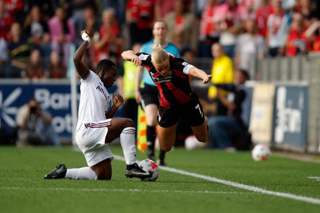 Soccer I Women s I 2026–2027 Season I Bundesliga I Matchday 4 I Bayer 04 Leverkusen vs. FC Bayern Munich I September 14, 2026 Bernadette Amani 15, FC Bayern Munich’s Cornelia Kramer (7) and Bayer 04 Leverkusen in a tackle at the Ulrich Haberland Stadium in Leverkusen, North Rhine-Westphalia, Germany Copyright: xLobeca CedricxSiefkerx