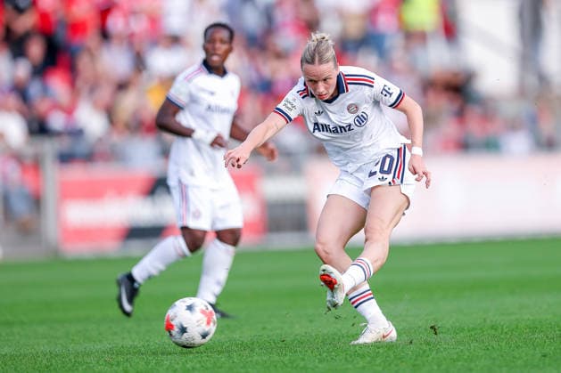 September 14, 2026, Soccer, Women’s Bundesliga 1, Bayer 04 Leverkusen vs. FC Bayern Munich, Matchday 4, Ulrich Haberland Stadium, 2026–27 season, Franziska Kett, FC Bayern Munich. 20 DFB regulations prohibit any use of photographs as image sequences and or quasi-video. North Rhine-Westphalia, Germany