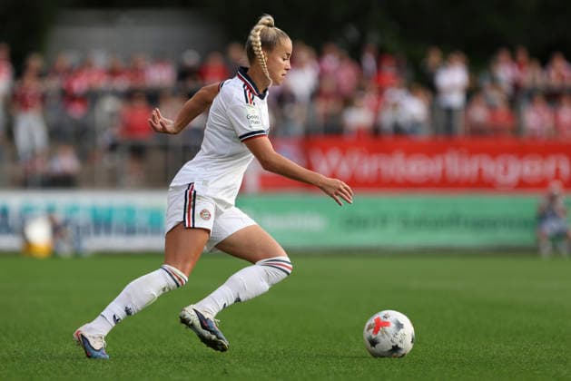 Giulia Gwinn of FC Bayern Munich in action, on the ball, making a solo run during the Women s Bundesliga match between Bayer 04 Leverkusen and FC Bayern Munich, at Ulrich Haberland Stadium on September 14, 2026, in Leverkusen, Germany. Photo by Oliver Kaelke, DeFodi Images. Giulia Gwinn of FC Bayern Munich controls the ball during the Bundesliga match between Bayer 04 Leverkusen and FC Bayern Munich at Ulrich Haberland Stadium on September 14, 2026 in Leverkusen, Germany. Photo by Oliver Kaelke, DeFodi Images. DFB and DFL regulations prohibit any use of photographs as image sequences and or quasi-video. Photo by Oliver Kaelke, DeFodi Images