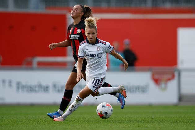 Soccer I Women s I 2026–2027 Season I Bundesliga I Matchday 4 I Bayer 04 Leverkusen vs. FC Bayern Munich I September 14, 2026 Linda Dallmann 10, FC Bayern Munich wins the tackle against Maja Sternad, 23, at Bayer 04 Leverkusen’s Ulrich Haberland Stadium in North Rhine-Westphalia, Germany Copyright: xLobeca CedricxSiefkerx