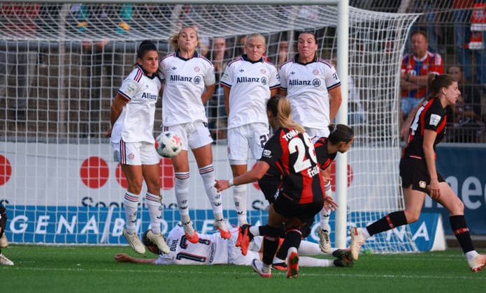 Paulina Tomasiak B04 takes a shot on goal to make it 1–0, Leverkusen, Germany, September 14, 2026, Women s Bundesliga, Matchday 4, Bayer 04 Leverkusen vs. FC Bayern Munich