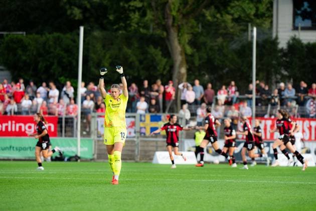 Bayer 04 Leverkusen v FC Bayern Munich - Google Pixel Frauen-Bundesliga Momoko Tanikawa of FC Bayern Munich in action during the Google Pixel Frauen-Bundesliga match between Bayer 04 Leverkusen and FC Bayern Munich at Ulrich-Haberland-Stadion on September 14, 2026 in Leverkusen, Germany. Leverkusen Ulrich-Haberland-Stadion North Rhine-Westphalia Germany Copyright: xTaiseixIwamotox