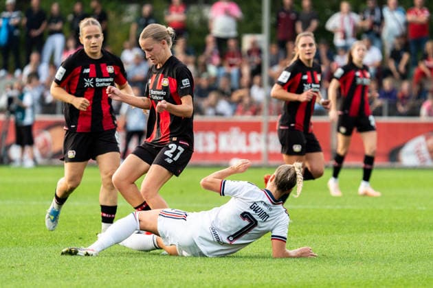 Germany Google Pixel Women s Bundesliga 2026, Matchday 27, Match 4: Bayer 04 Leverkusen vs. FC Bayern Munich, September 14, 2026, Ulrich Haberland Stadium, Müller, Marlene Gwinn, Giulia, tackle, duel Copyright: xCelinaxLeiersx