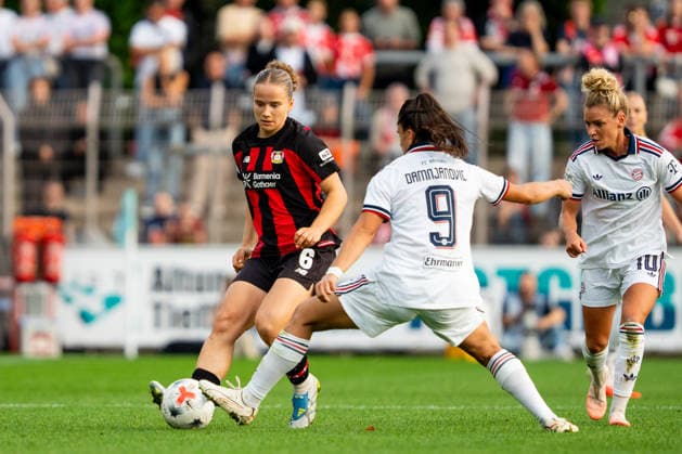 Paulina Platner (Bayer 04 Leverkusen), 06 vs. Jovana Damnjanovic (FC Bayern Munich), 09 Bayer 04 Leverkusen vs. FC Bayern Munich, Soccer, Google Pixel Women s Bundesliga, Matchday 4, 2026–2027 Season, September 14, 2026 DFB regulations prohibit any use of photographs as image sequences and or quasi-video Bayer 04 Leverkusen vs. FC Bayern Munich, soccer, Google Pixel Women’s Bundesliga, Matchday 4, 2026–2027 Season, September 14, 2026, Leverkusen Copyright: xEibner-Pressefoto J.xDerondeaux EP_JDU