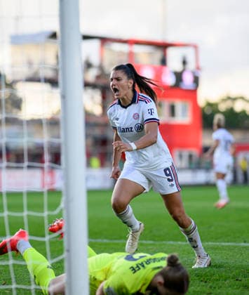 Jubilation: Jovana DAMNJANOVIC M, in the foreground on the ground; goalkeeper Rafaela LEV; soccer; Google Pixel; Women s 1st Bundesliga, Matchday 4, Bayer 04 Leverkusen vs. FC Bayern Munich, on September 14, 2026, in Leverkusen, Germany, at Ulrich Haberland Stadium