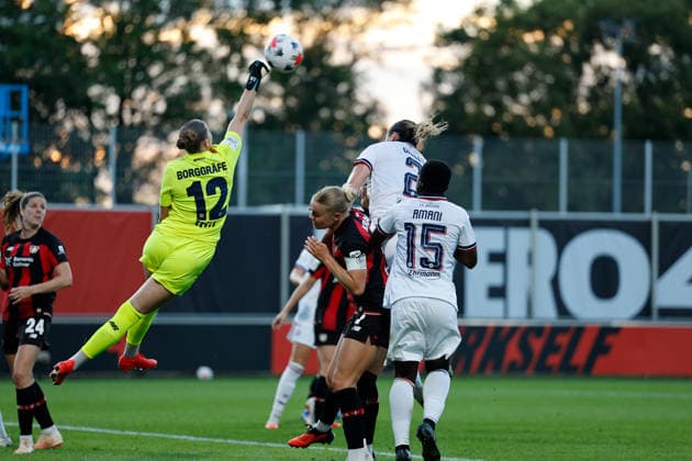 Soccer I Women s I 2026–2027 Season I Bundesliga I Matchday 4 I Bayer 04 Leverkusen vs. FC Bayern Munich I September 14, 2026 Rafaela Borggräfe 12, Bayer 04 Leverkusen punches the ball away after a corner kick at the Ulrich Haberland Stadium in Leverkusen, North Rhine-Westphalia, Germany Copyright: xLobeca CedricxSiefkerx