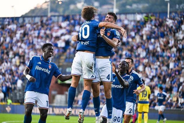 Como™s Nico Paz celebrating after a goal during the Serie A soccer match between Como Calcio and Parma Calcio 1913 at the Giuseppe Sinigaglia stadium in Como, north Italy - September 14, 2026 - Soccer.  Copyright: xTizianoxBallabio LaPressex