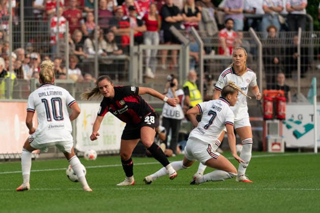 LEVERKUSEN, GERMANY - SEPTEMBER 14: in action during the Google Pixel Frauen-Bundesliga match between Bayer 04 Leverkusen and FC Bayern München at Ulrich-Haberland-Stadion on September 14, 2026 in Leverkusen, Germany. (Photo by Qianru Zhang Press Photo)  Copyright: xQianruxZhang SPPx Sportspressphoto_SPR231321