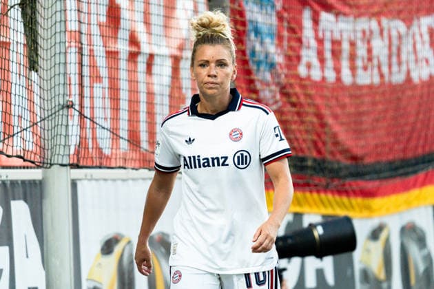 Germany Google Pixel Women s Bundesliga 2026, Matchday 27, Match 4: Bayer 04 Leverkusen vs. FC Bayern Munich, September 14, 2026, Ulrich Haberland Stadium, Dallmann Linda, substitution, leaves the field Copyright: xCelinaxLeiersx