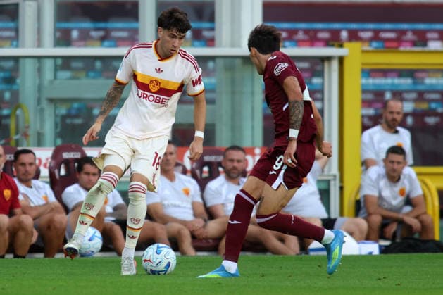 2026-09-14 Torino FC v AS Roma - Serie A TURIN, ITALY - SEPTEMBER 14: Matias Soule of AS Roma, Niccolo Fortini of Torino FC during the Serie A match between Torino FC and AS Roma at Stadio Olimpico di Torino on September 14, 2026 in Turin, Italy. (Photo by Nderim Kaceli BSR Agency) Turin Italy Content not available for redistribution in The Netherlands directly or indirectly through any third parties. Copyright: xBSRxAgencyx