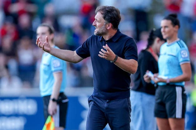 September 14, 2026, Soccer, Women s Bundesliga 1, Bayer 04 Leverkusen vs. FC Bayern Munich, Matchday 4, Ulrich Haberland Stadium, 2026–27 season; Head coach Jose Barcala of FC Bayern Munich is gesturing wildly on the sideline. DFB regulations prohibit any use of photographs as image sequences and or quasi-video. North Rhine-Westphalia, Germany