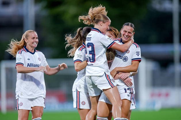 September 14, 2026, Soccer, Women s Bundesliga 1, Bayer 04 Leverkusen vs. FC Bayern Munich, Matchday 4, Ulrich Haberland Stadium, 2026–27 Season: Goal celebration after the 3–2 goal by scorer Alara Sehitler (FC Bayern Munich 14), along with Klara Bühl (FC Bayern Munich 17) and Sophie Proost (FC Bayern Munich 23). DFB regulations prohibit any use of photographs as image sequences and or quasi-video. North Rhine-Westphalia Germany