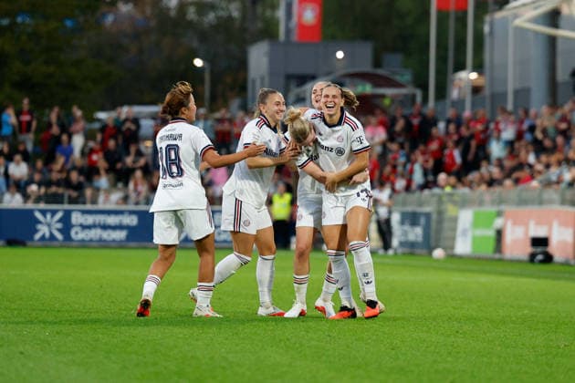 Soccer I Women s I 2026–2027 Season I Bundesliga I Matchday 4 I Bayer 04 Leverkusen vs. FC Bayern Munich I September 14, 2026, Alara Åžehitler 14, FC Bayern Munich celebrates with their team after taking a 3–2 lead over Leverkusen at Ulrich Haberland Stadium in North Rhine-Westphalia, Germany Copyright: xLobeca CedricxSiefkerx