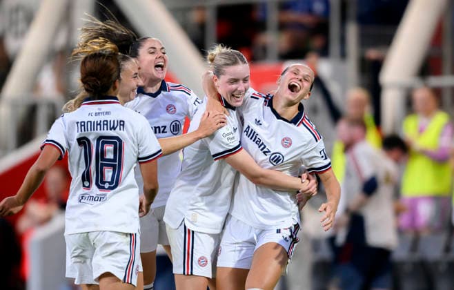 Celebration by Bayern Munich after the goal that made it 2–3; from left to right: Klara Bühl (M), goal scorer ALARA SEHITLER (M), Sarah ZADRAZIL (M), Momoko TANIKAWA (M). Soccer, Google Pixel, Women s 1. Bundesliga, Matchday 4, Bayer 04 Leverkusen (LEV) vs. FC Bayern Munich (M), on September 14, 2026, in Leverkusen, Germany, at Ulrich Haberland Stadium
