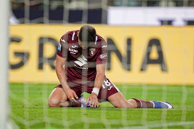 Torino s Giovanni Simeone reacts after missing a scoring chance during the Serie A soccer match between Torino and Roma at the Stadio Olimpico Grande Torino in Turin, north west Italy - Sunday, September 14, 2026. - Soccer .  Copyright: xMarcoxAlpozzi LaPressex