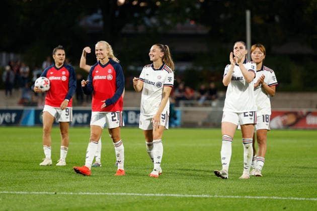 Soccer I Women s I 2026–2027 Season I Bundesliga I Matchday 4 I Bayer 04 Leverkusen vs. FC Bayern Munich I September 14, 2026 Jovana Damnjanovic 9, FC Bayern Munich Pernille Harder 21, FC Bayern Munich Katharina Naschenweng 19, FC Bayern Munich Sarah Zadrazil 25, FC Bayern Munich Momoko Tanikawa 18, FC Bayern Munich Laughing and thanking the fans at Leverkusen’s Ulrich Haberland Stadium, North Rhine-Westphalia, Germany Copyright: xLobeca CedricxSiefkerx